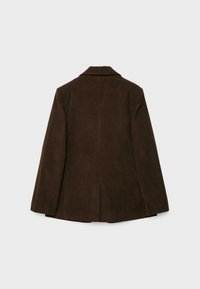 Braune Kordjacke, Rückansicht. Mit einem eingeschnittenen Kragen, langen Ärmeln und einem Mittelventil hinten. Strukturierter Stoff mit vertikalen Linien.