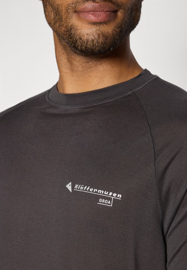 GROA TEE - Sports T-shirt - raven4