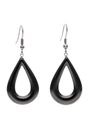 Pereche de cercei negri în formă de lacrimă cu cârlige argintii pe un fundal alb.