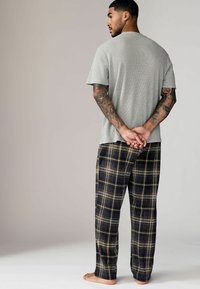 Next SHORT SLEEVE SET - REGULAR FIT - Nachtwäsche Set - brown grey check