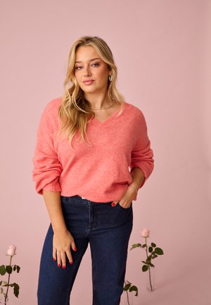 KCJILANDA V-NECK - Strickpullover - sun kissed coral melange
