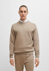 BOSS Sweater - open brown