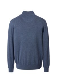 Niebieski sweter z dzianiny z wysokim kołnierzem, długimi rękawami i prążkowanymi mankietami. Gładka faktura i dopasowany krój z minimalną liczbą szwów.