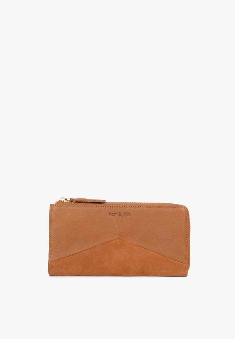Portefeuille zippé en cuir marron et suède avec le logo "nat & nin" embossé à l'avant.