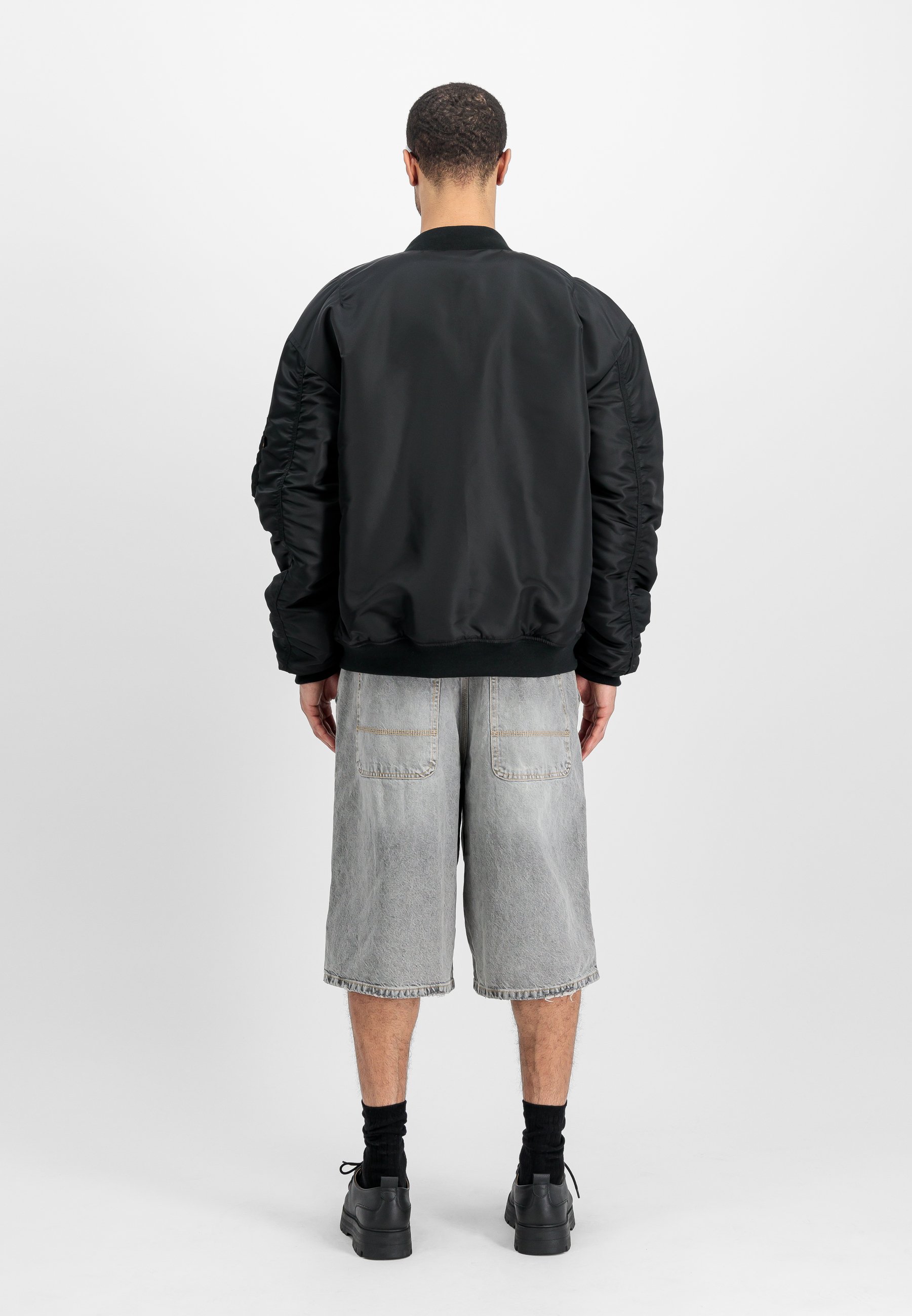 ジャケット・アウター th products  Short 3D Collar MA-1 thproducts Short 3D Collar MA-1 / black Alpha Industries