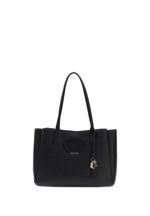 Sac à main Guess en cuir noir avec doubles poignées, logo embossé et petit porte-clés suspendu.