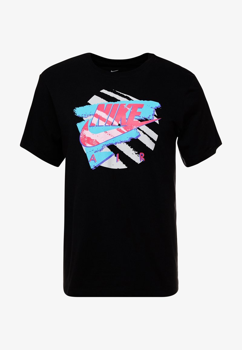 Černé bavlněné tričko s barevným designem loga Nike, které má modré, růžové a bílé akcenty. Krátké rukávy a styl crew neck.