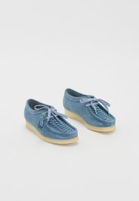 Clarks Originals - WALLABEE WEAVE - Lace-ups - powder blue Thumbnail Image 1