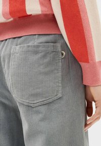 Thinking Mu MANOLITA - Nohavice - light grey