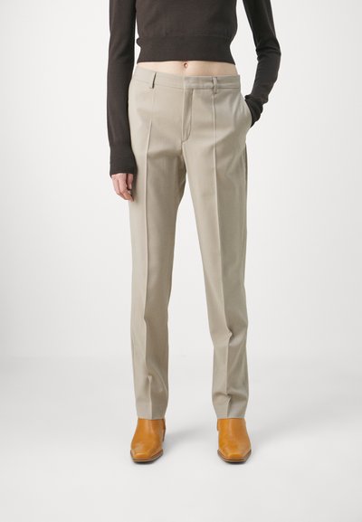 Filippa K EMMA TROUSERS - Kelnės - desert tau