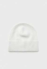 Witte gebreide beanie met omgeslagen rand, voorzien van een subtiel, overal aanwezig "ck" monogrampatroon in een iets lichtere tint.