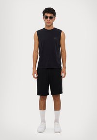 Ron Dorff Top - black