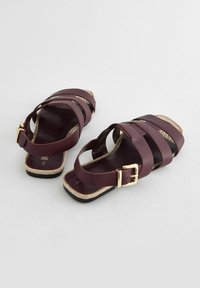 Next FISHERMAN- REGULAR FIT - Sandaalit nilkkaremmillä - burgundy red