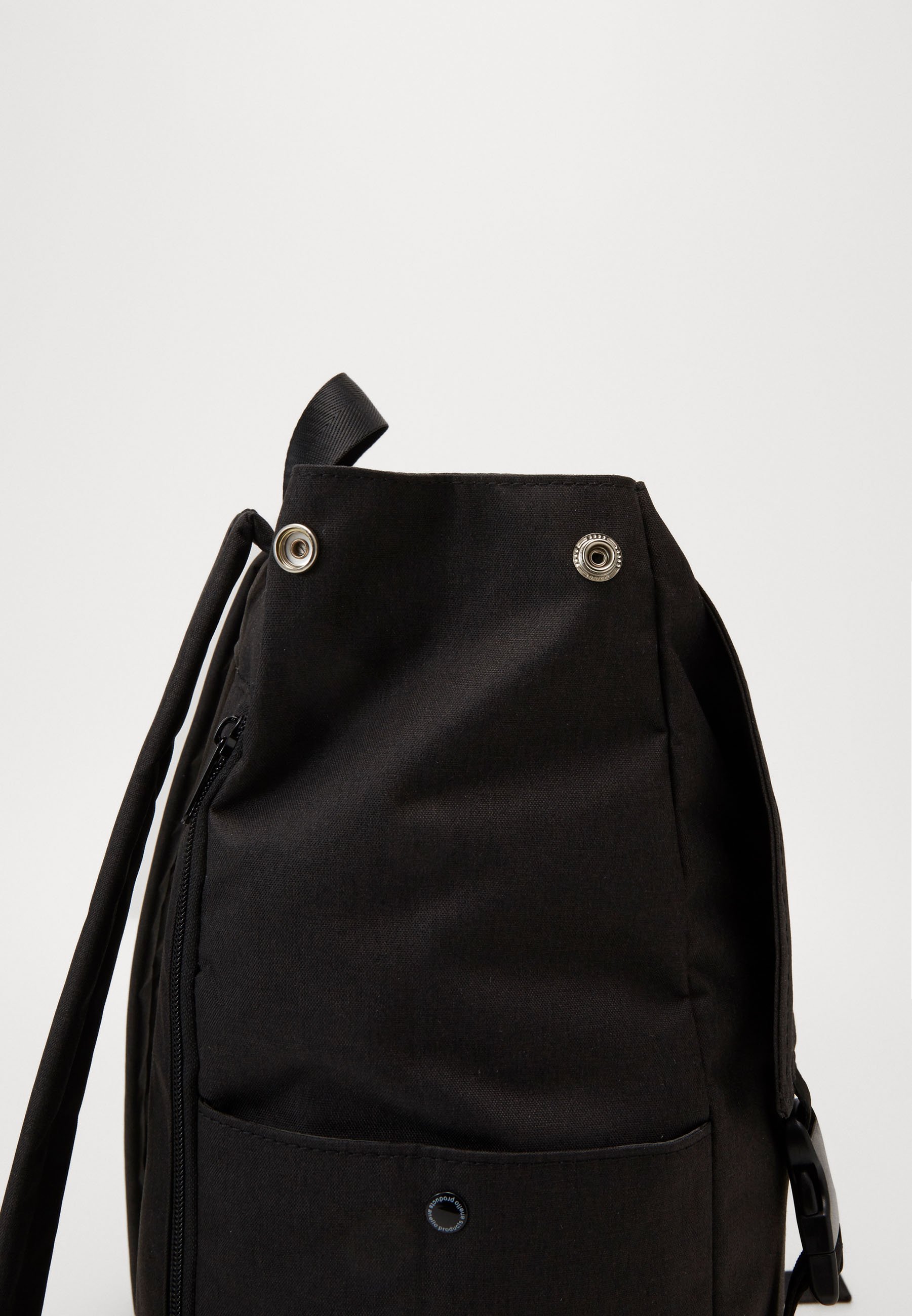 anello slim flap backpack