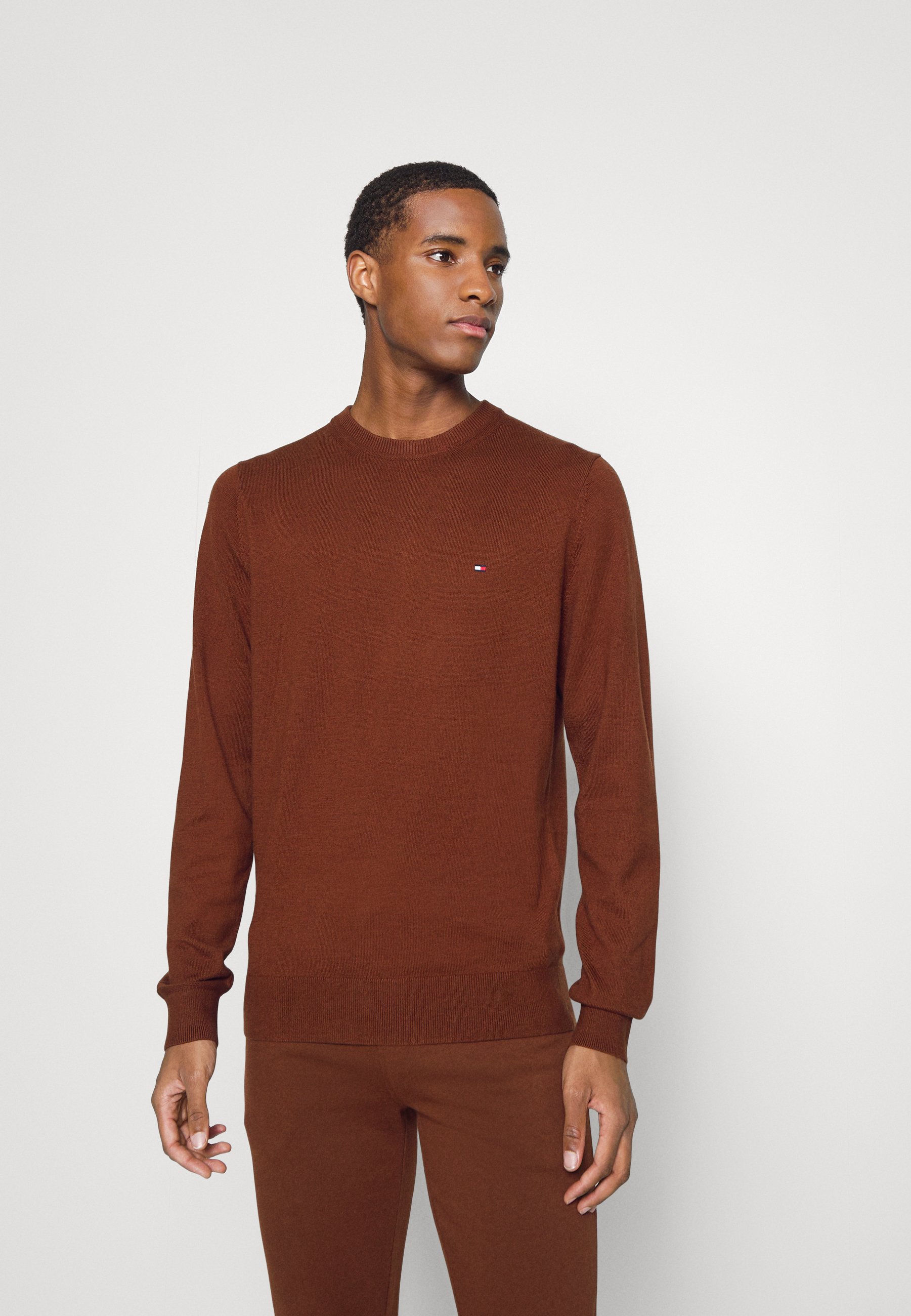 gevinst aftale Ærlighed Tommy Hilfiger CREW NECK - Striktrøje - heritage brown/brun - Zalando.dk