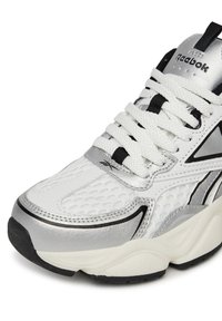 Reebok Edzőcipő - white/silver