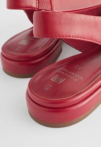 Next Escarpins - red