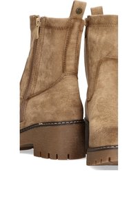 ETIKA CHESTER - Botines con plataforma - beige