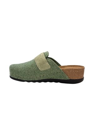 Groene vilt clogs met een beige suède band, kurken tussenzool en een zwarte rubberen zool. Ronde neus en gestikte details op de bovenkant.