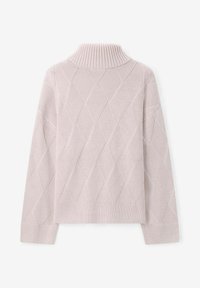 Pull en tricot rose clair avec un motif en losange, col, poignets et ourlet côtelés. Il possède des manches longues et un design à coupe décontractée.