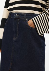 Object OBJHARLOW MIDI - Gonna di jeans - dark blue denim detai rinse wash