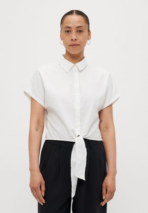 VMFANNI TIE SHIRT - Button-down blouse - bright white