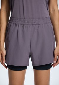 Rukka MAKELA 2IN1 - 2-in-1 Shorts - pflaume
