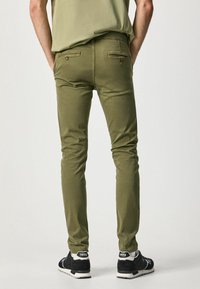 Pepe Jeans Chinos - green