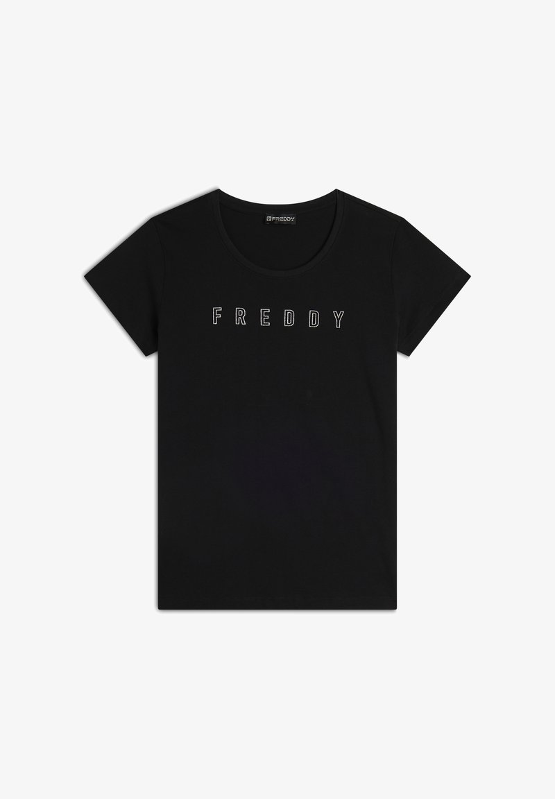 Camiseta de algodón negra con cuello redondo, mangas cortas y texto bordado en blanco "FREDDY" en el pecho. Textura suave.
