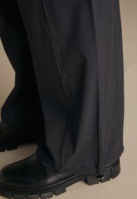 Zign Studio Hlače - black