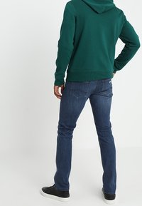 GAP Jersey con capucha - dark green