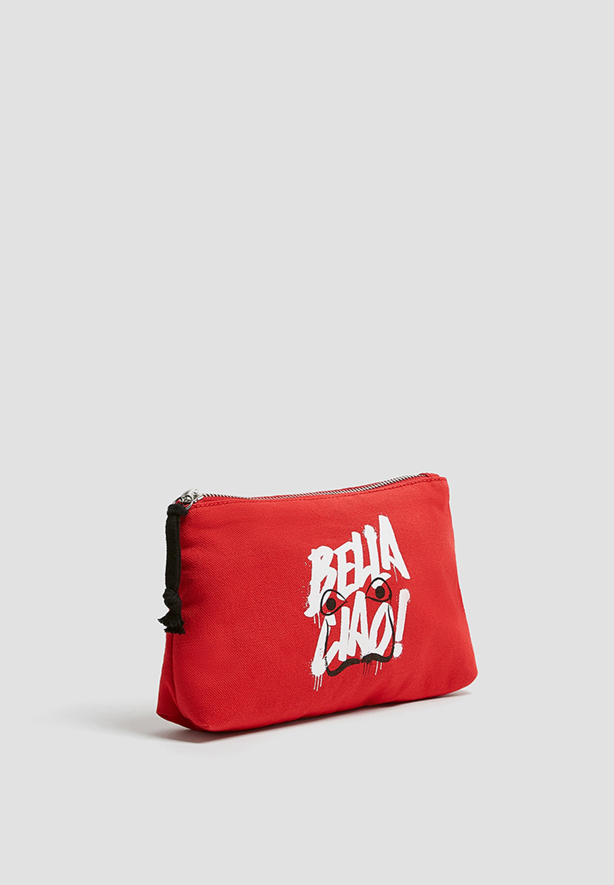 Pull Bear La Casa De Papel Wash Bag Black Zalando De