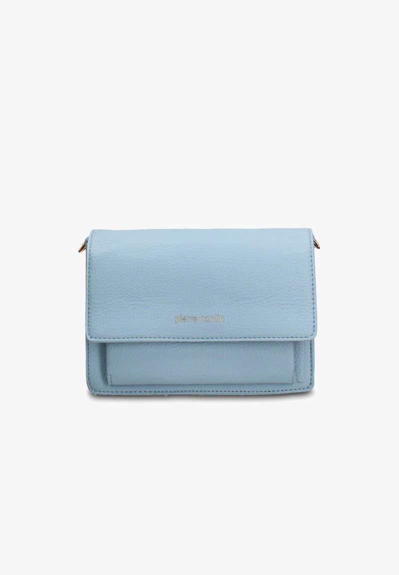 Sac bandoulière en cuir bleu clair avec fermeture à rabat et petit logo doré "pierre cardin" centré devant.