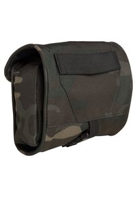 Sacca mimetica realizzata in tessuto resistente, dotata di chiusura a roll-top, cinturino in Velcro e fibbia. Design compatto e rettangolare.