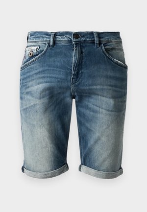 Denim-Shorts in einer verblassten blauen Farbnuance mit einer leicht abgetragenen Textur. Sie verfügen über umgeschlagene Säume, Vordertaschen und einen klassischen Knopfverschluss.