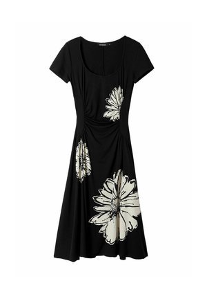 Vestido negro de manga corta hasta la rodilla con escote redondo y grandes estampados florales blancos en la parte delantera y las costuras laterales.