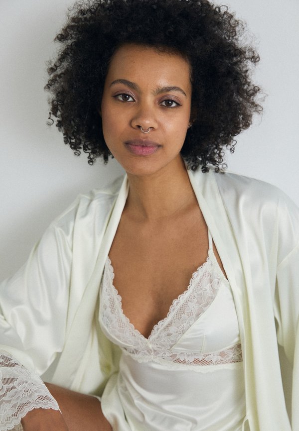 LYRA CAMISOLE - Pyjama top - ivory3