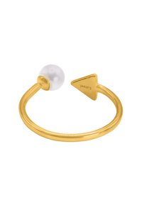 Anello open in tonal oro con una perla bianca e un accento triangolare. Finitura liscia, design sottile, con un'estetica minimalista.