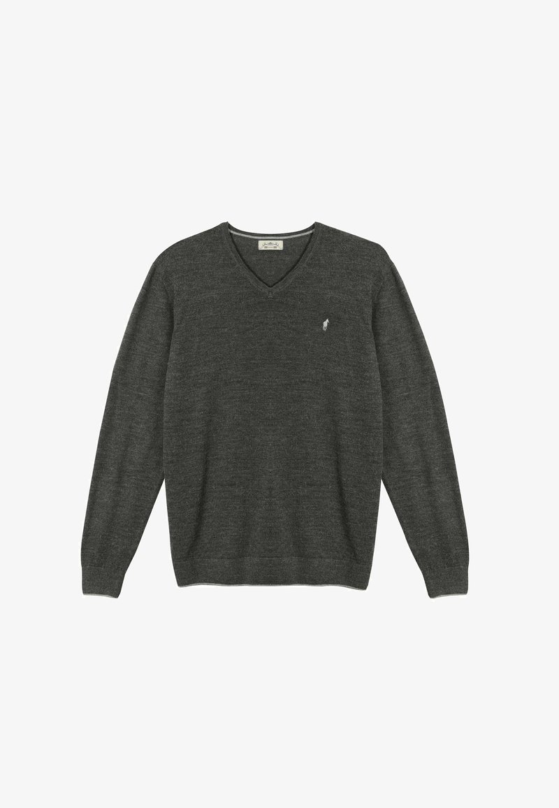 Pull gris foncé à manches longues avec col en V et petit logo blanc brodé sur le côté gauche de la poitrine.