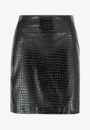 Jupe noire en similicuir avec un motif brillant façon peau de crocodile et une coupe droite au-dessus du genou.