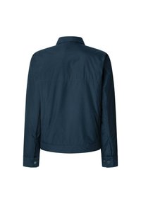 Chaqueta ligera de color azul marino con cuello, botones a presión en los puños y textura suave. Diseño minimalista sin marcas visibles.
