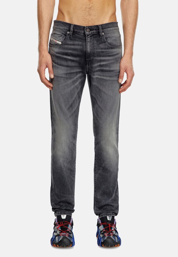 STRUKT - Jeans Slim Fit
