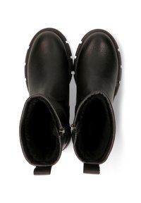Zwarte enkelboots met een gestructureerde leren buitenkant, een zachte binnenvoering, zijritsen en een robuuste, geprofileerde zool.