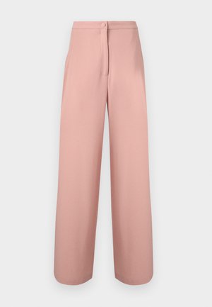 Nohavice s vysokým pásom a širokými nohavicami z mäkkej ružovej látky s predným gombíkom a skrytým zipsom.