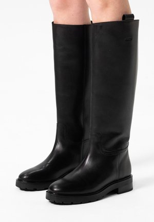 Zwarte leren kniehoge laarzen met een gladde textuur, ronde neus, dikke blokhak en subtiele stikdetails. De schacht heeft een aantreklus.