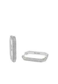 Orecchini a cerchio in argento con una forma rettangolare e una fila di cristalli trasparenti brillanti lungo un bordo. Contrassegnati con "925" e "JOOP!" all'interno.