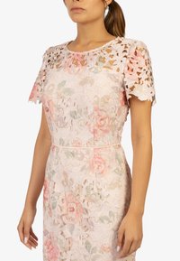 Apart Freizeitkleid - puder multicolor