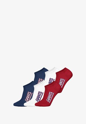 Trzy pary skarpetek do kostki w kolorach granatowym, białym i czerwonym. Każda skarpetka ma kontrastujące logo "GIANTS" w pogrubionych literach. Wykonane z miękkiego materiału.