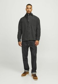 R.D.D. ROYAL DENIM DIVISION WIDE FIT - Letná bunda - peat