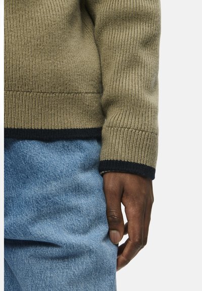 WOOD WOOD COBEK V-NECK  - Pulover - fallen rock